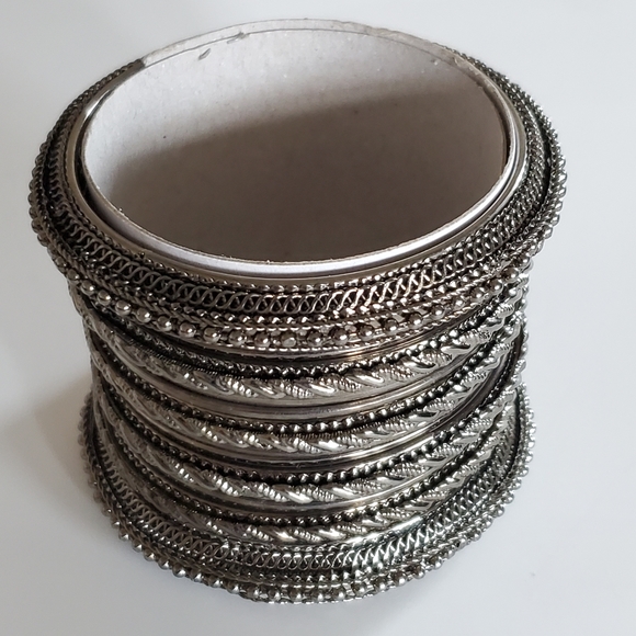 Bangles NWOT - Picture 3 of 3